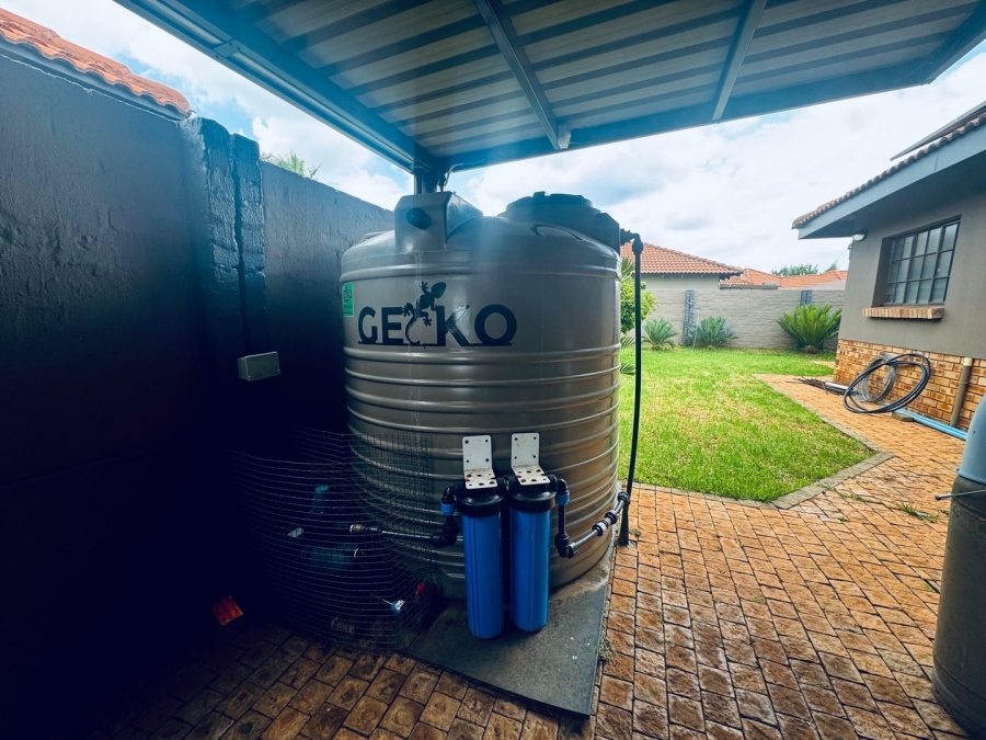 3 Bedroom Property for Sale in Waterkloof East North West